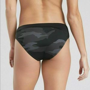 ATHLETA Freestyle Camo Med Bottom NWT